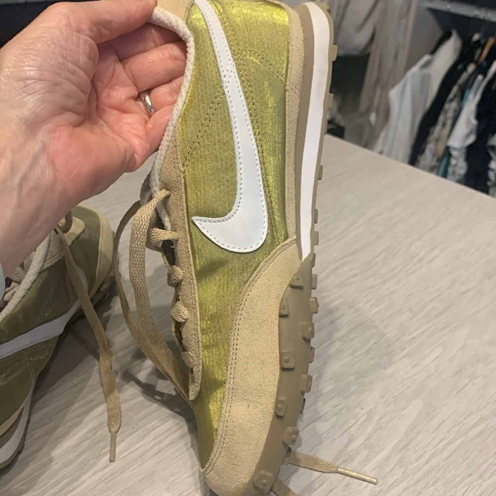 Nike Vintage Waffle Racer.Collectors Item. Size 7.5. Metallic Gold with White. - Picture 8 of 10